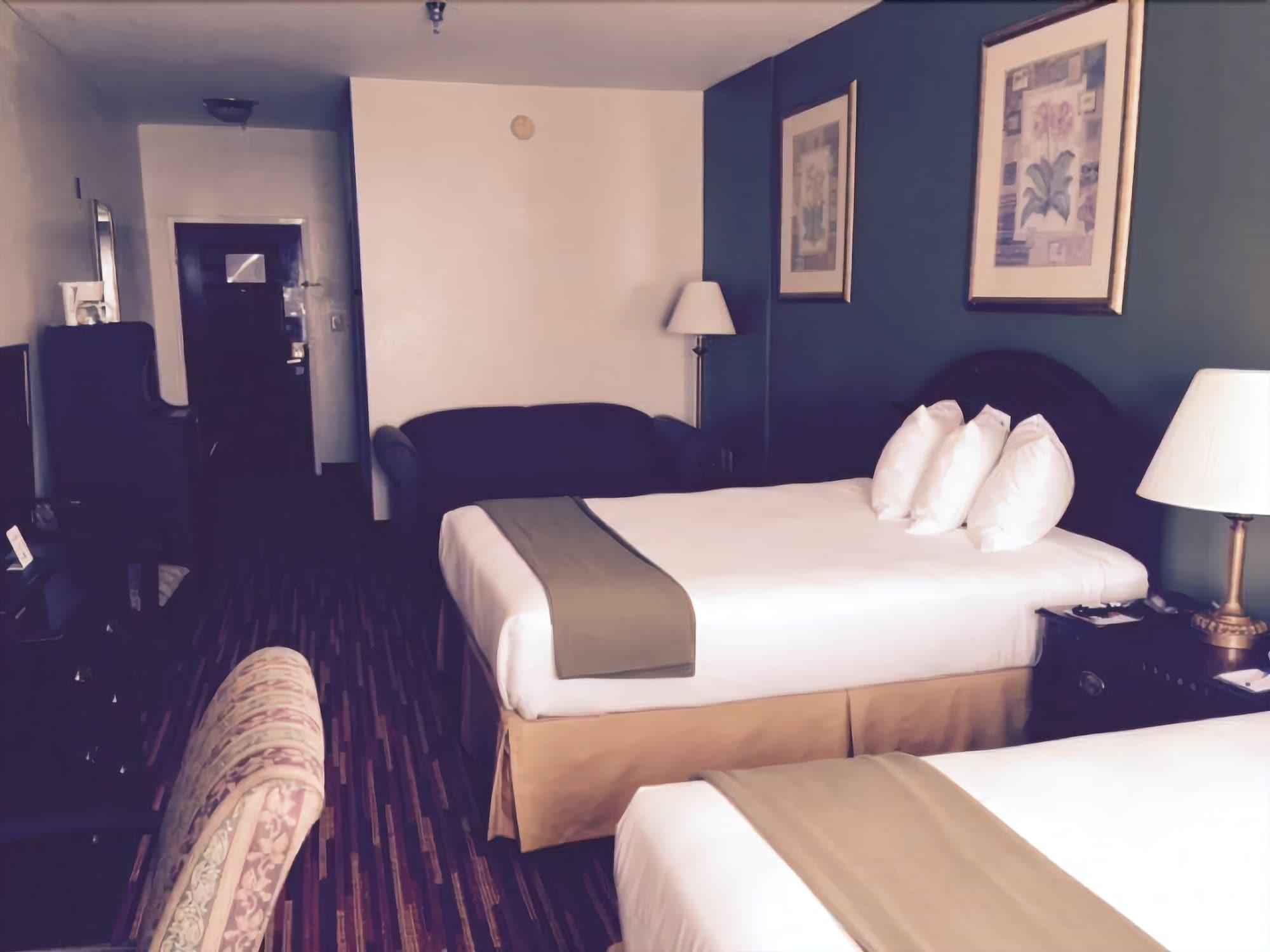 Baymont By Wyndham Montgomery South エクステリア 写真