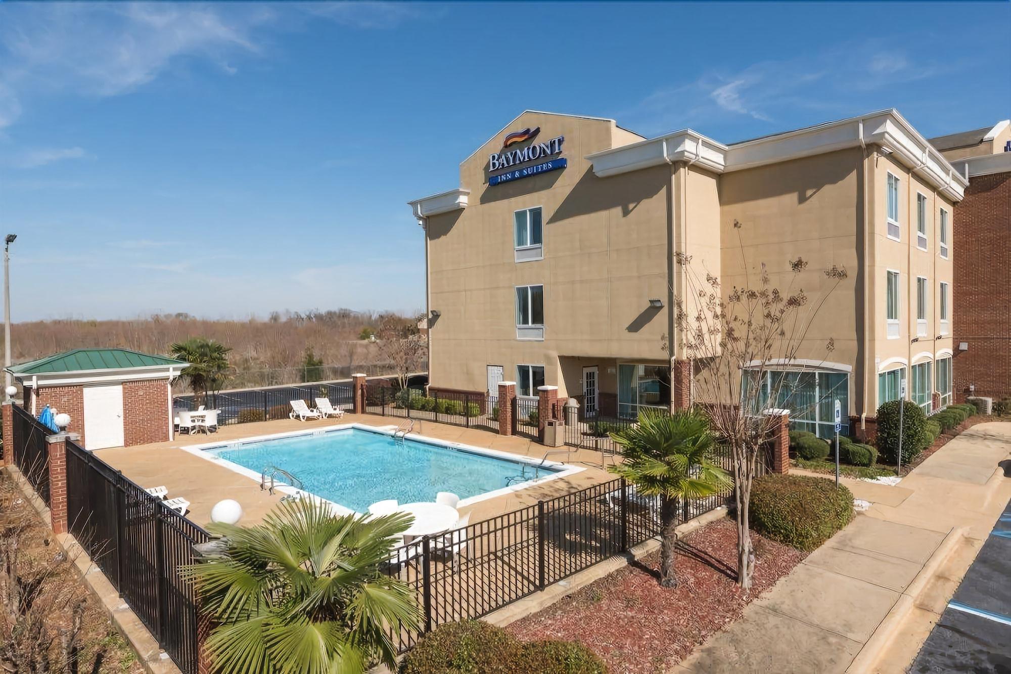 Baymont By Wyndham Montgomery South エクステリア 写真