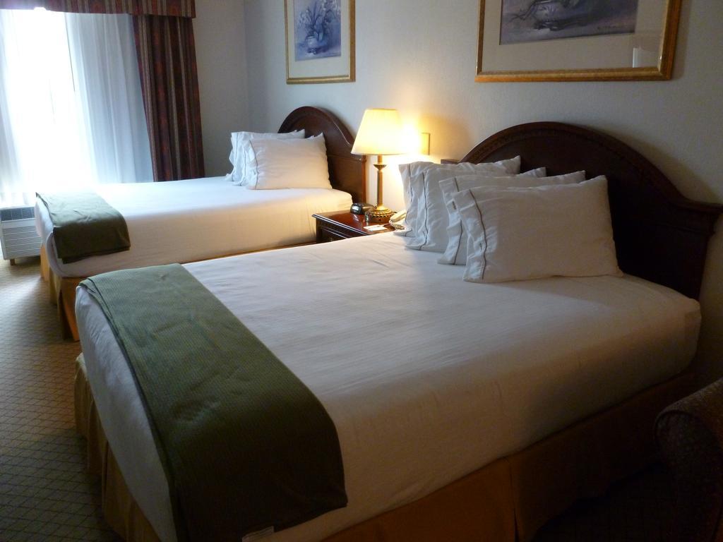 Baymont By Wyndham Montgomery South エクステリア 写真