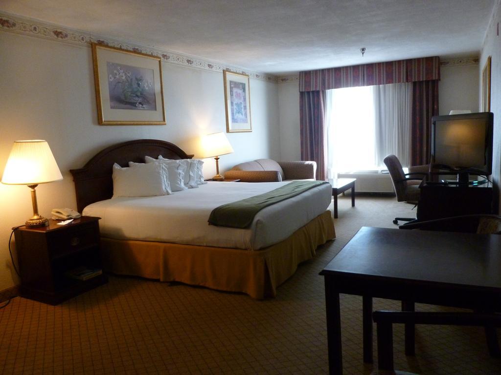 Baymont By Wyndham Montgomery South エクステリア 写真
