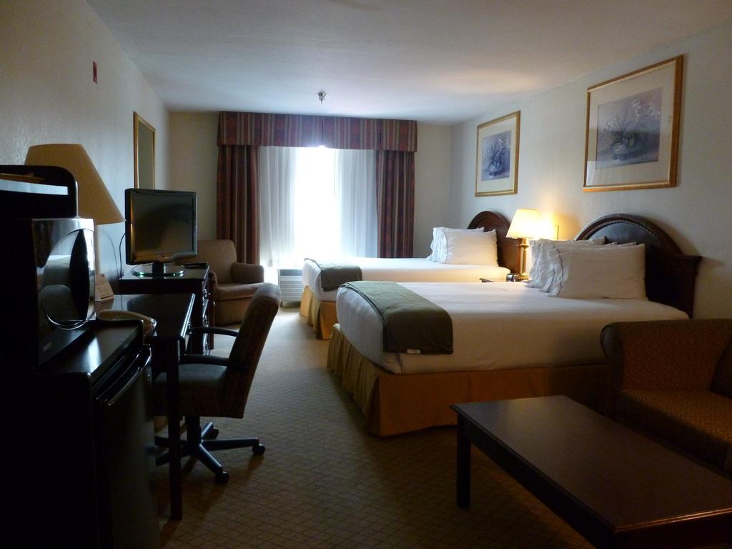 Baymont By Wyndham Montgomery South エクステリア 写真