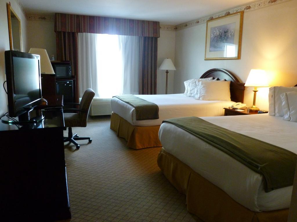 Baymont By Wyndham Montgomery South エクステリア 写真
